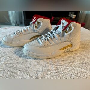 Jordan 12 Retro FIBA men’s size 10 shoe